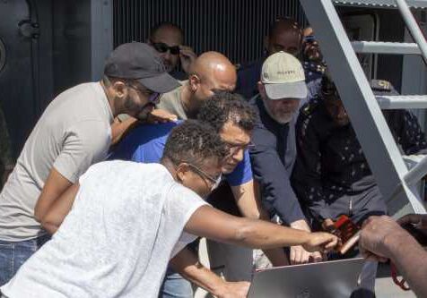 Participants during the practical part of the MultiBeam EchoSounder (MBES) course onbaord the Coast Guard’s patrol vessel Guardião.